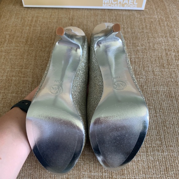 Michael Michael Kors York Platform Women US Size 7.5 Silver Platform Heel - Picture 6 of 7